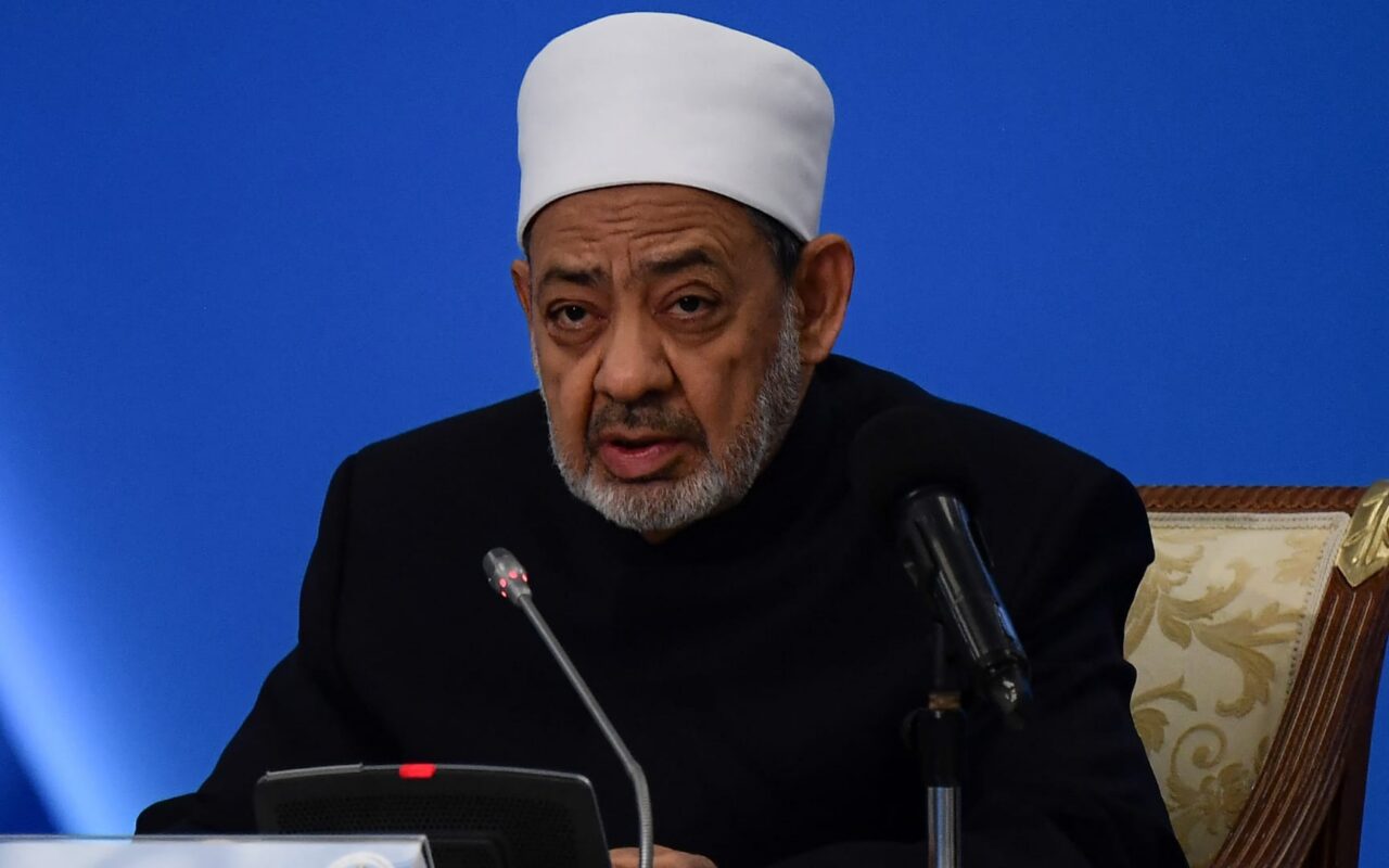 الأزهر يصدر بيانًا بعد هجمات الحوثيين على مطار الملك خالد في الرياض
