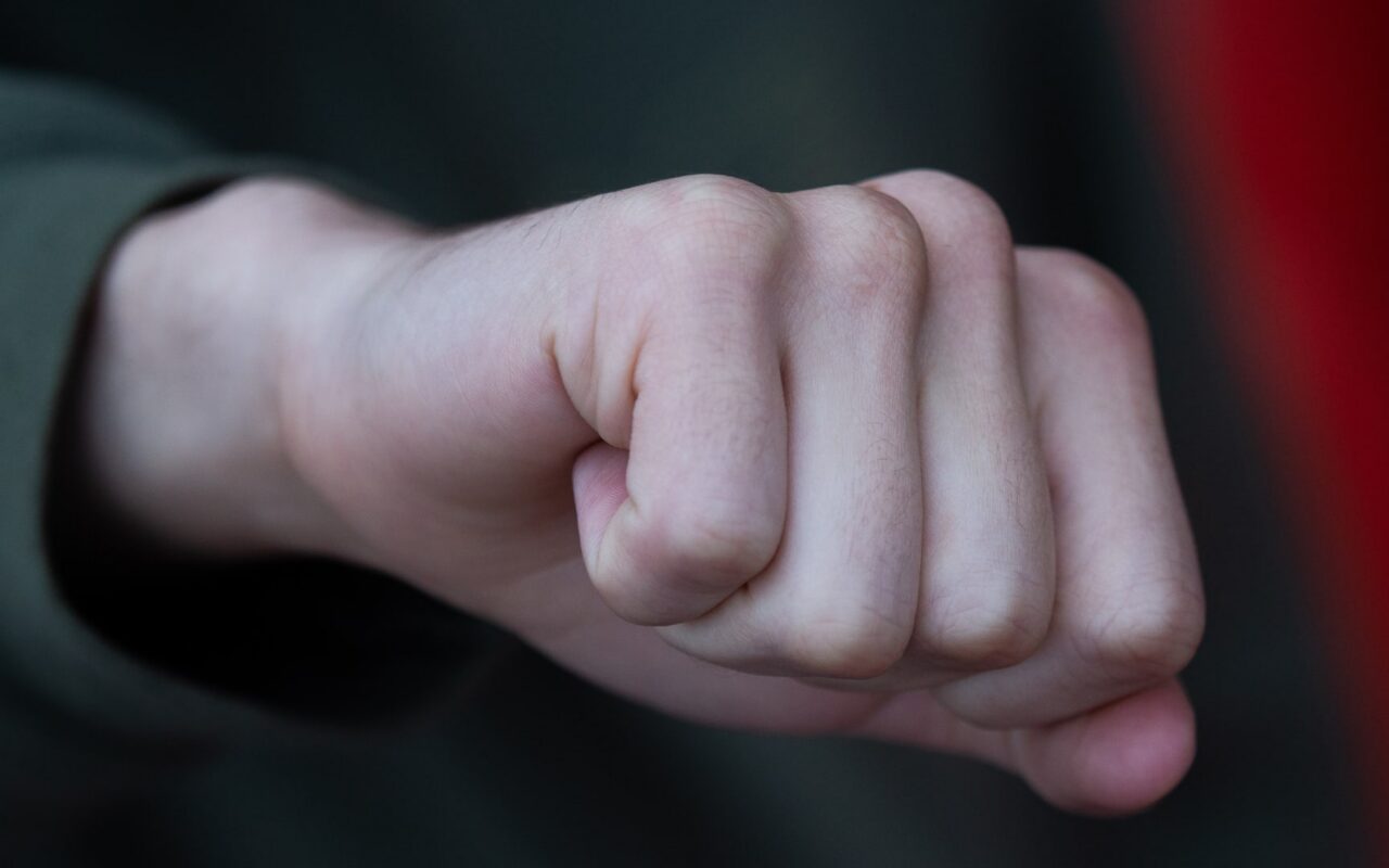 ما علاقة قوّة قبضة اليد بصحّة الدماغ مع التقدّم في العمر؟