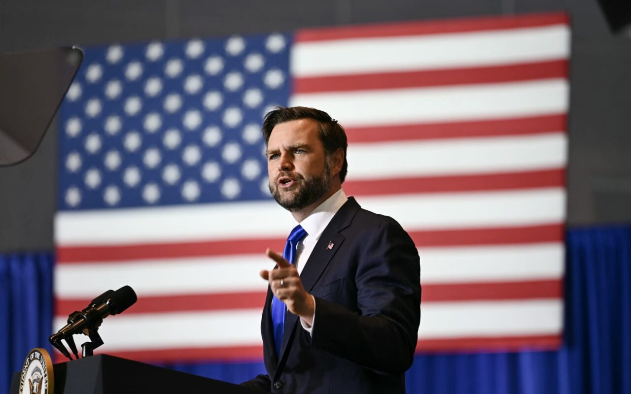 “مهووس بإسرائيل وغزة بدلاً من ميشيغان”.. نائب ترامب يجدد هجومه على “البعبع” عبدالرحمن السيد