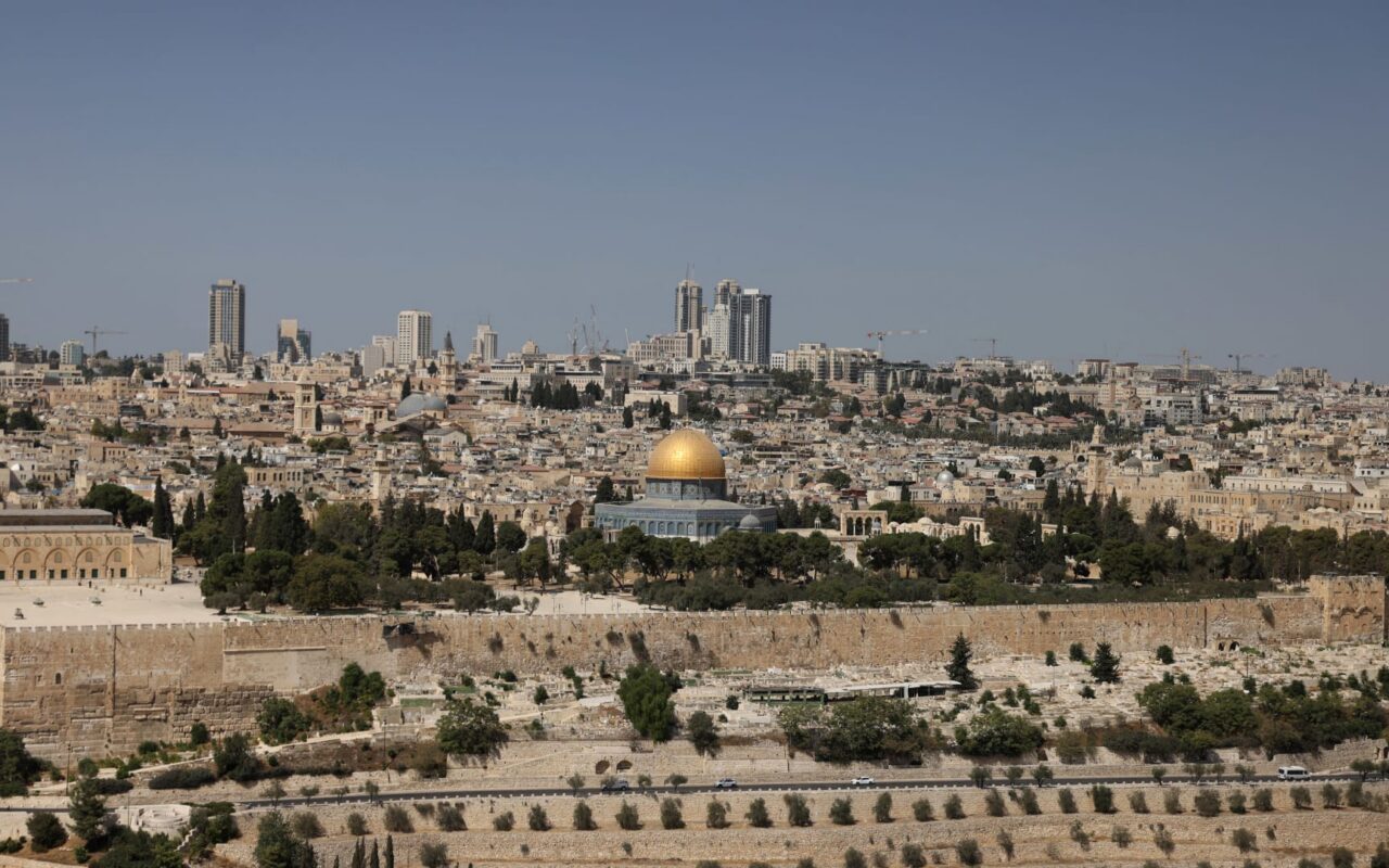 “باطل ولاغٍ”.. 19 دولة عربية وإسلامية تدين افتتاح كولومبيا سفارتها في القدس