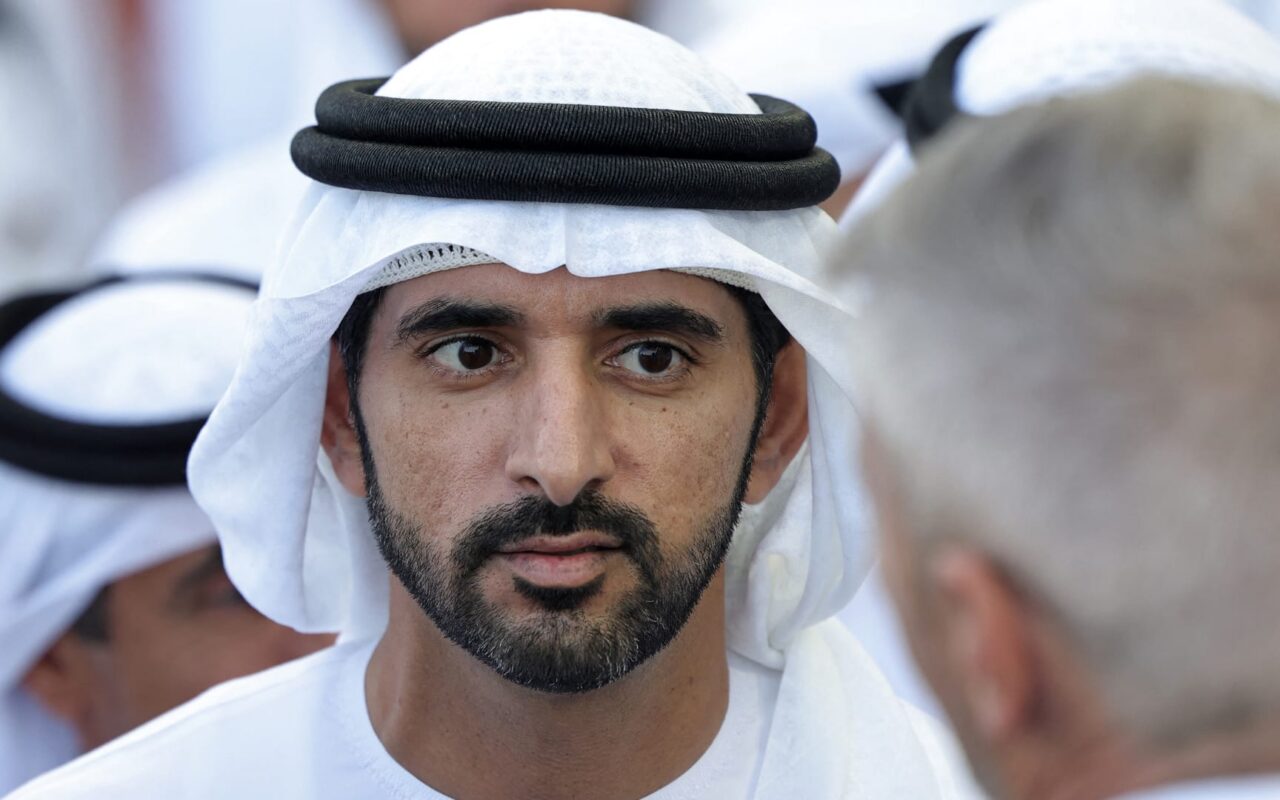 أمير سعودي يبيّن رأيه بشعر ولي عهد دبي.. ويوجه نصيحة للسعوديين والإماراتيين “في هذه الفترة الحرجة”