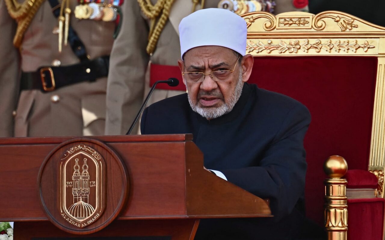 مصر.. شيخ الأزهر يدعو إلى تشكيل لجنة وساطة عاجلة لإنهاء حروب المنطقة العربية