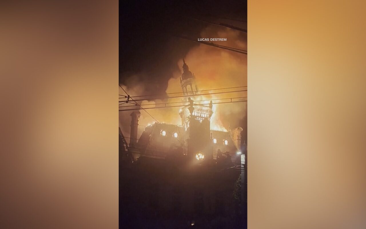 إضرام نيران في مبانٍ بعد تحول الاحتجاجات إلى أعمال شغب في فرنسا