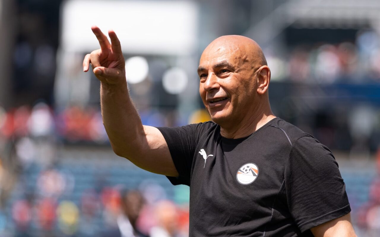 “فيفا” تعاقب حسام حسن و”زيكو”.. وأول تحرك من الاتحاد المصري