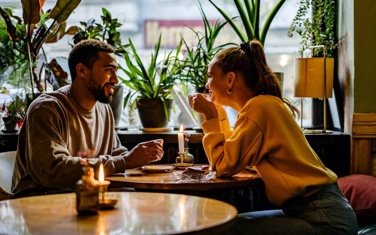 الذكاء الاصطناعي وعالم المواعدة.. هل يخفّف من الوحدة؟