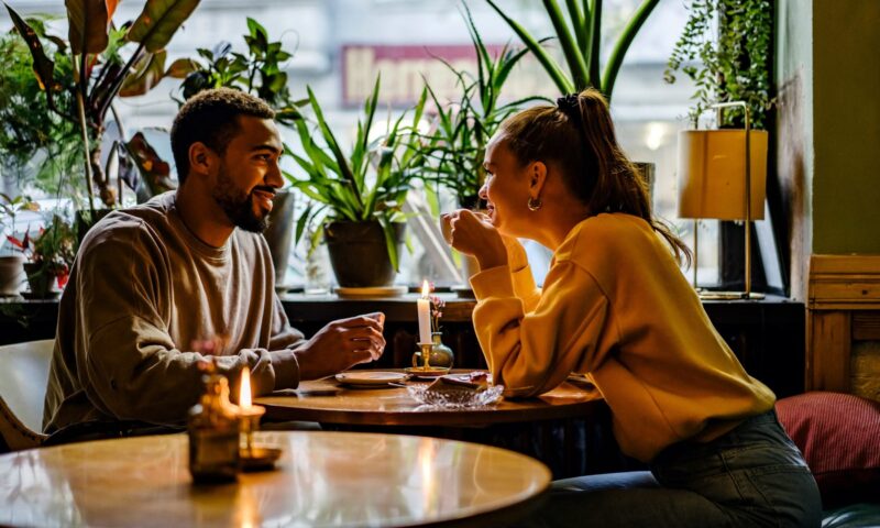 الذكاء الاصطناعي وعالم المواعدة.. هل يخفّف من الوحدة؟