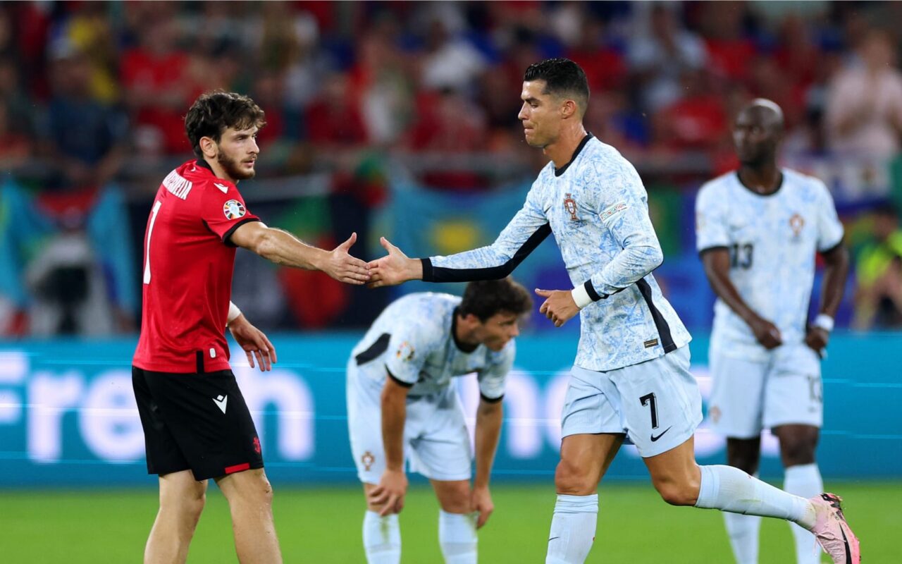 رونالدو يدعم كفاراتسخيليا بعد الإصابة.. ماذا كتب له؟