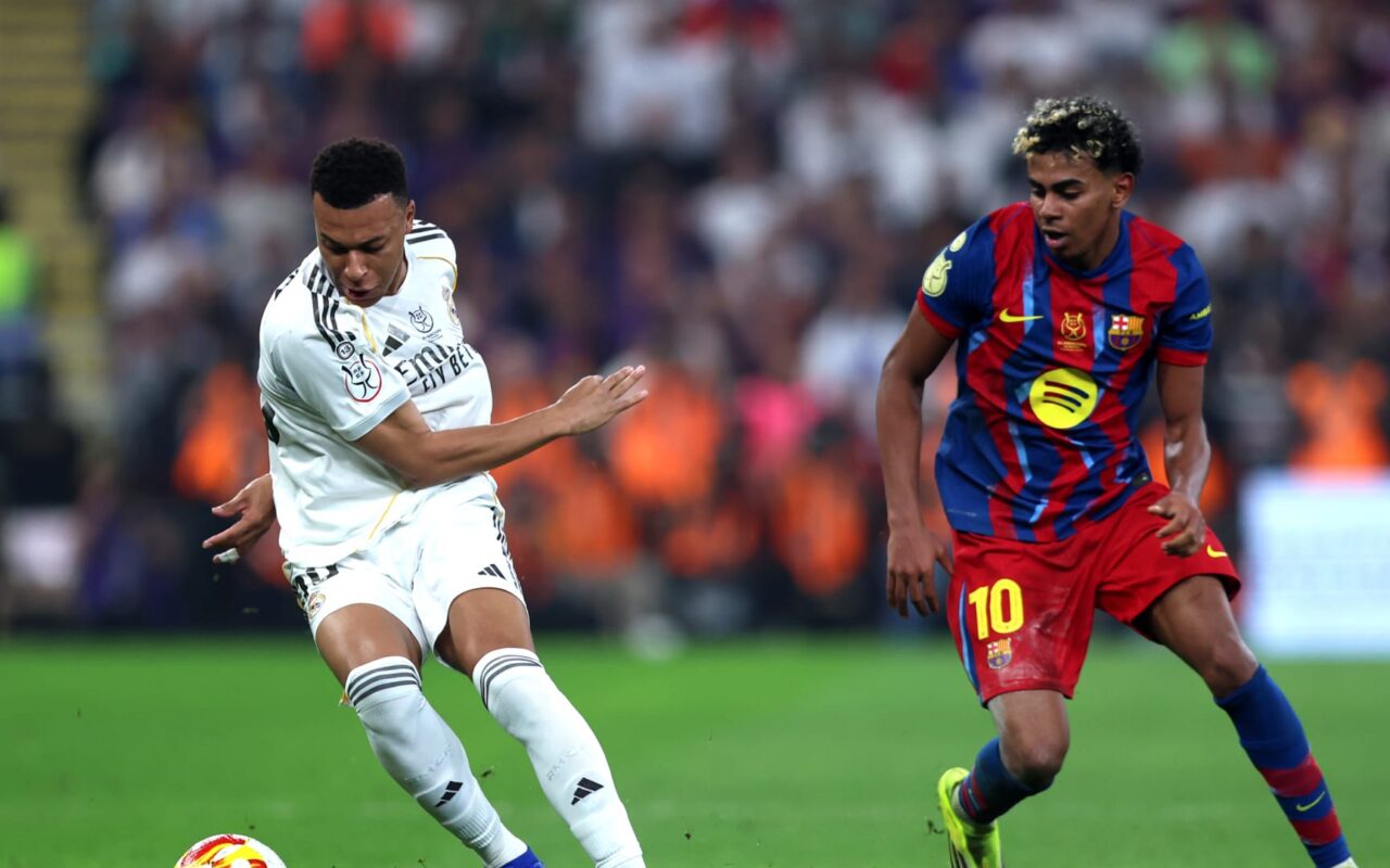 الموعد والملعب وأرقام الفريقين.. إليك أبرز المعلومات عن مباراة برشلونة وريال مدريد