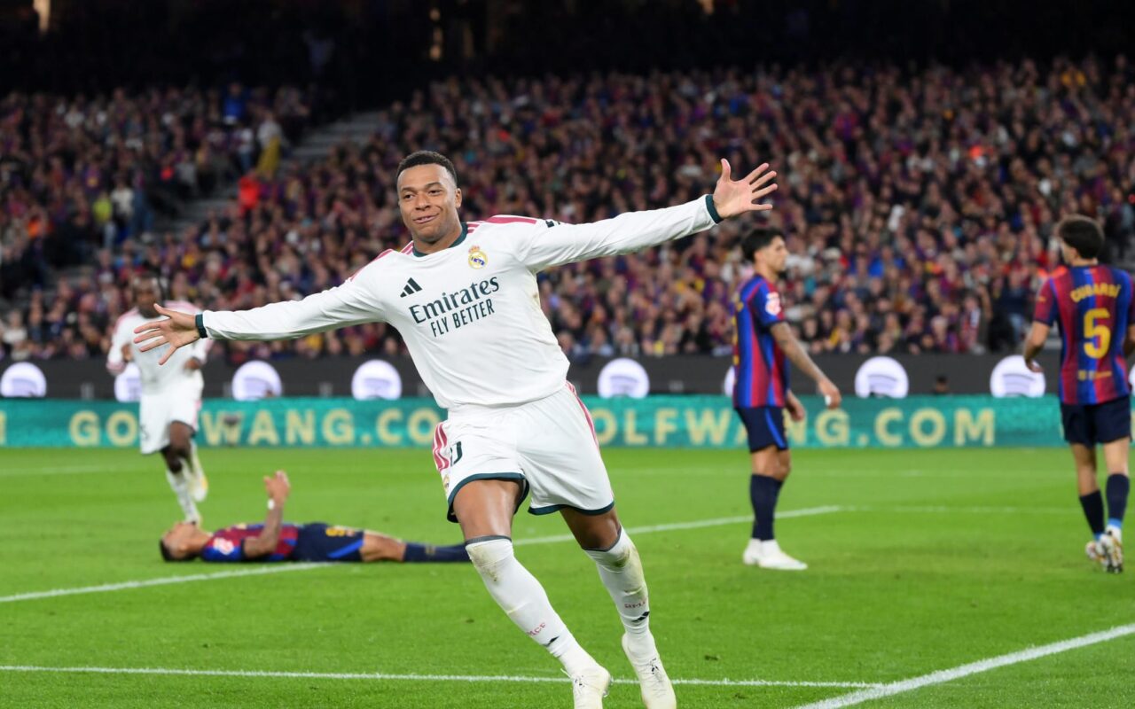 هدف قاتل واحتفال جنوني من مورينيو.. أبرز لقطات كلاسيكو ريال مدريد وبرشلونة
