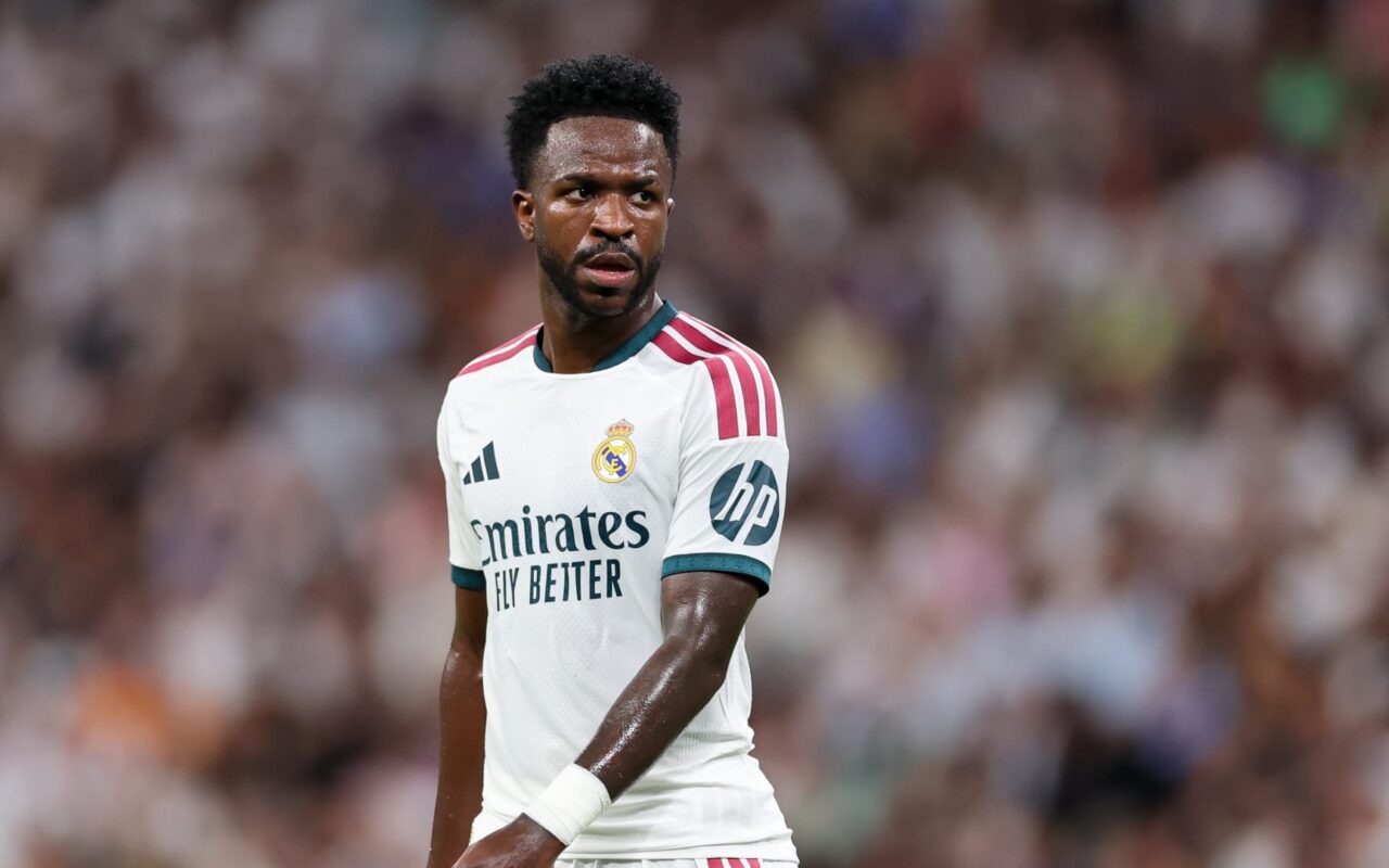 الكلاسيكو.. فينيسيوس جونيور يعلق بسخرية من خسارة برشلونة أمام ريال مدريد