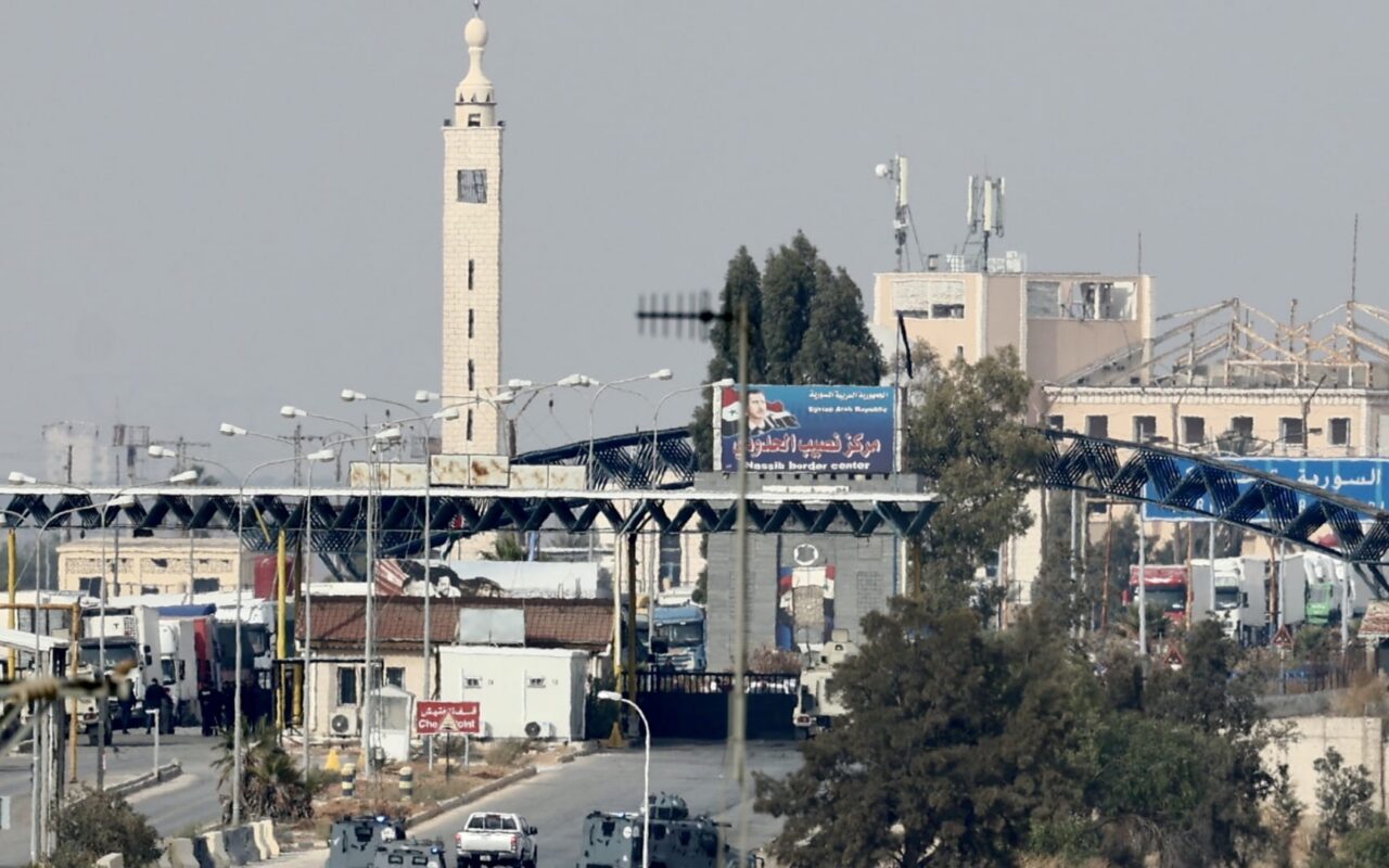 بعد ضربات في الجنوب.. سوريا تعلن إغلاق المعبر الحدودي مع الأردن