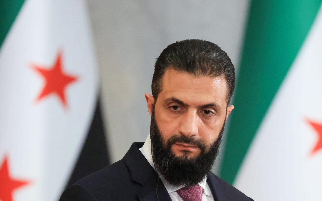 فيديو مزعوم عن “تصريحات للشرع بعد ضربات أردنية على درعا”.. ما حقيقته؟