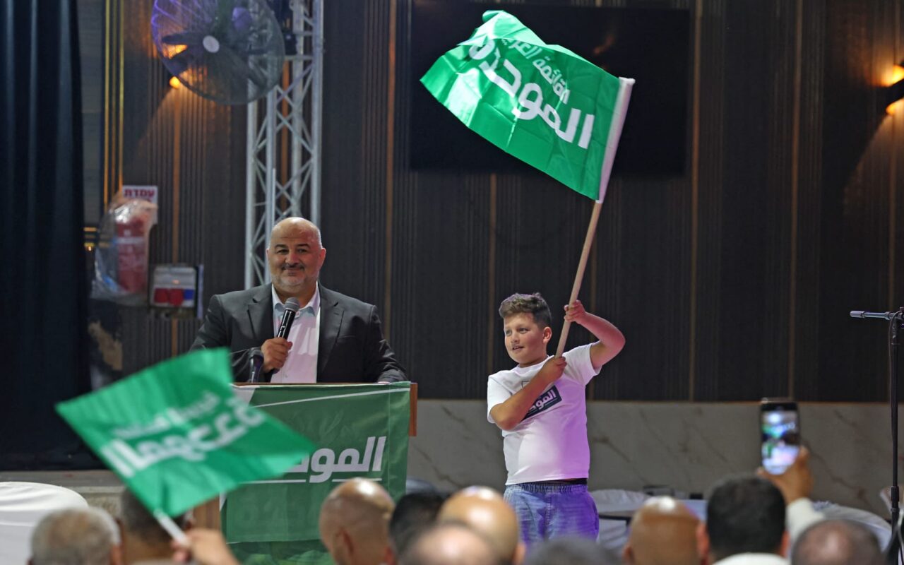 الأحزاب العربية تحتفل بعد مؤشرات على تحقيق تمثيل “قياسي” في الكنيست