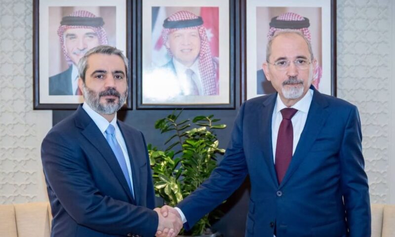 في بيان مشترك.. دمشق وعمان تتفقان على “تشكيل لجنة أمنية مشتركة” للتحقيق في الضربات الأردنية