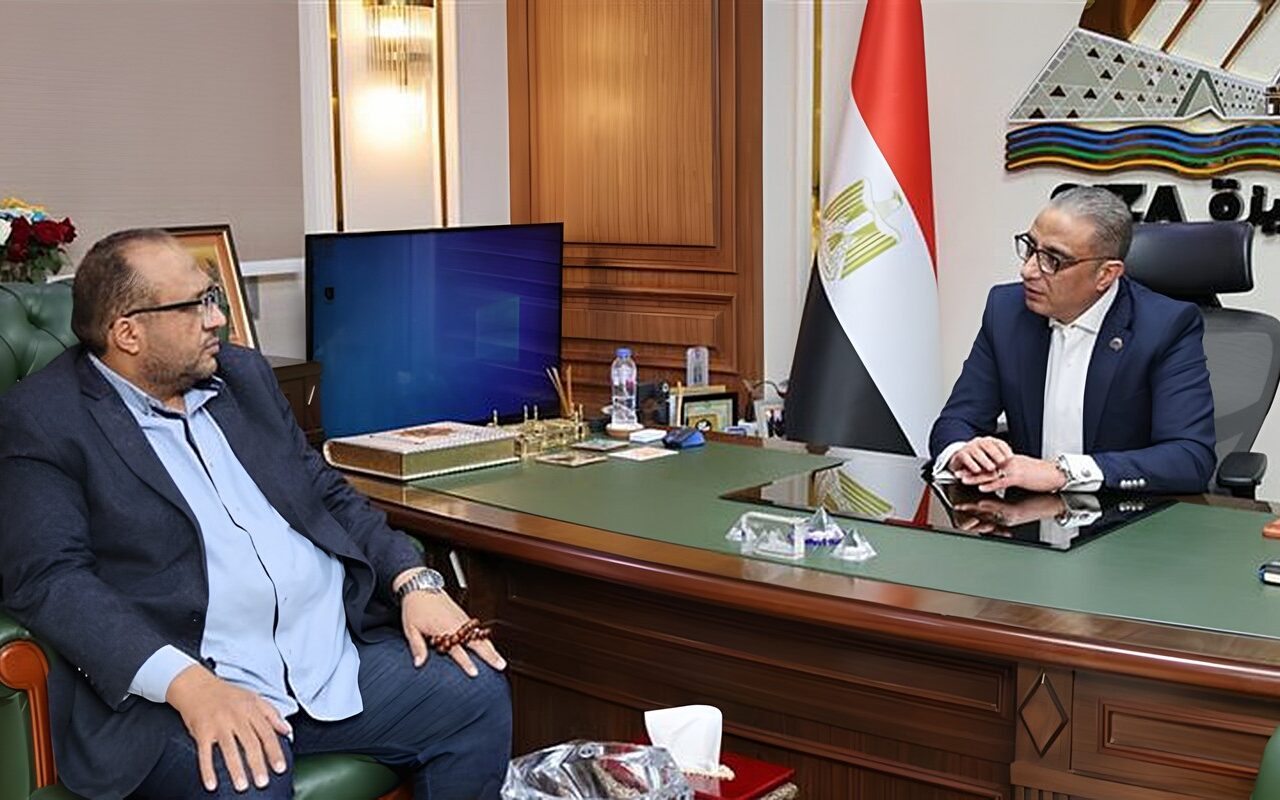 استعدادًا للأمطار، محافظ الجيزة يوجه بتطهير البالوعات ومراجعة محطات الصرف