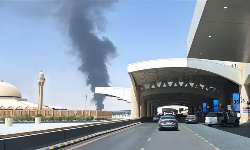 السعودية تعلن استئناف الرحلات بمطار الملك فهد الدولي بعد الاستهداف، وارتفاع الوفيات إلى حالتين