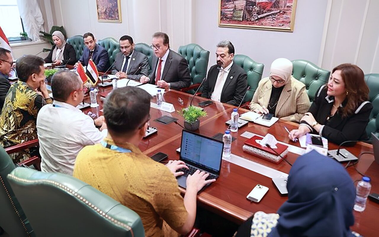 وزير الصحة يبحث مع نظيره الإندونيسي تمويل تطوير المنظومة الصحية وتحديث الأجهزة الطبية