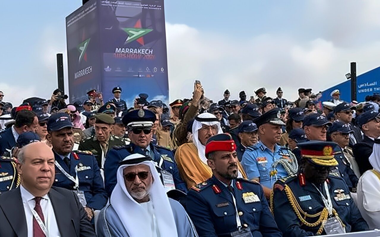 وزير الطيران المدني يبحث فرص التعاون والشراكة في صناعة الطيران