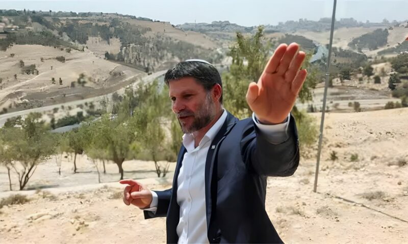 وزير مالية الاحتلال يدعو لضم أراض من غزة ولبنان وشن حرب على الضفة الغربية