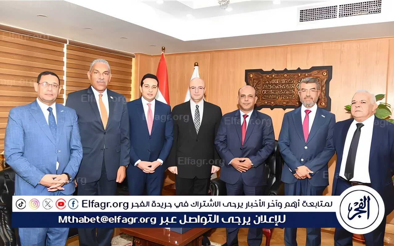 محافظ الفيوم يتابع الاستعدادات النهائية لافتتاح أول مكتب للتصديقات والخدمات القنصلية بنادي المحافظة الرياضي