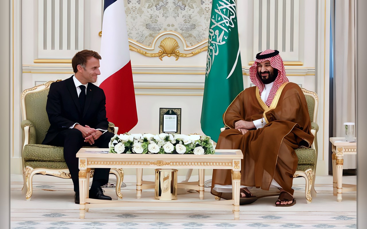 أي حصيلة لجولة ماكرون الخليجية التي اختتمها بزيارة غير معلنة مسبقاً إلى السعودية؟