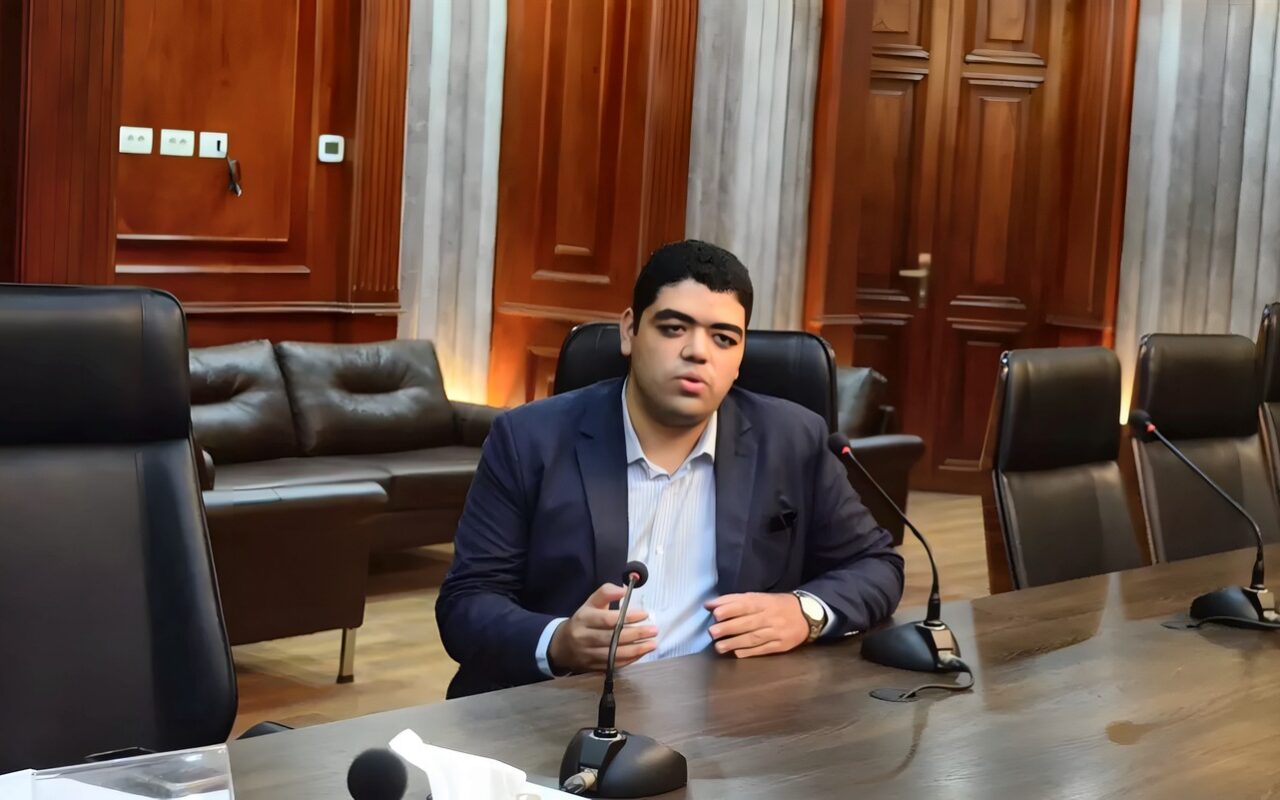 اختيار أحمد شاكر طالبًا مثاليًا بـ طب قصر العيني