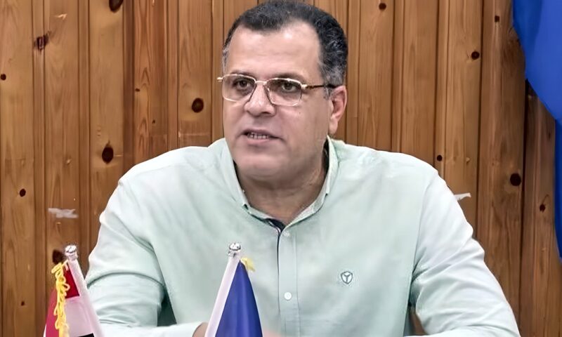مدير تعليم دمياط يناقش استعدادات امتحانات أكتوبر وانتظام الدراسة بالمدارس