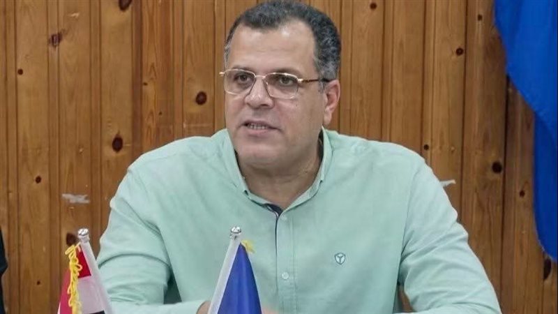 مدير تعليم دمياط يناقش استعدادات امتحانات أكتوبر وانتظام الدراسة بالمدارس