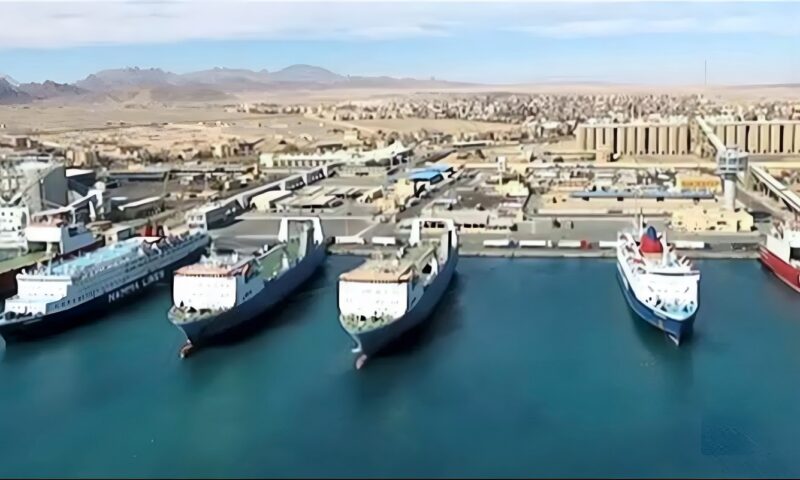 تداول 12 ألف طن و623 شاحنة بضائع في موانئ البحر الأحمر