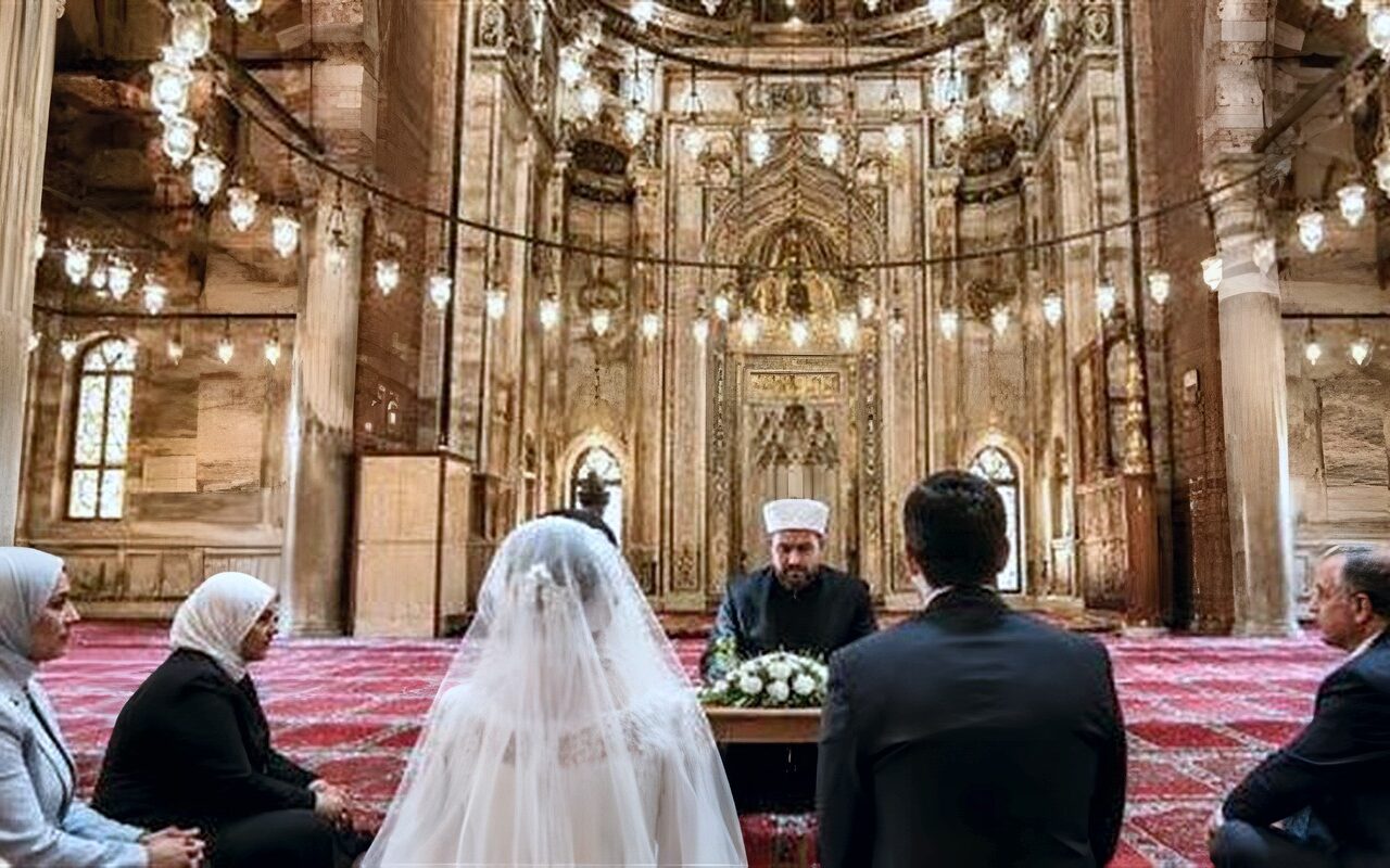 ما شروط وضوابط إبرام عقود الزواج في المساجد؟ الإفتاء تجيب
