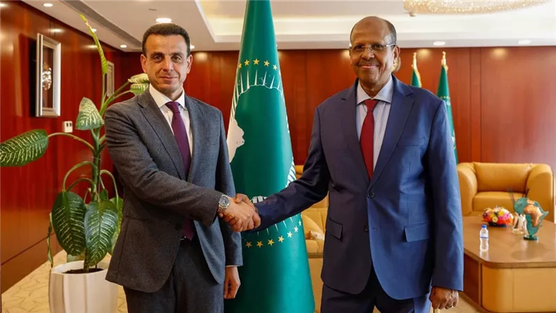 رئيس مفوضية الاتحاد الأفريقي يستقبل السفير المصري ويشيد بنجاح مصر في تنظيم الفعاليات الأفريقية رفيعة المستوى في مدينة العلمين