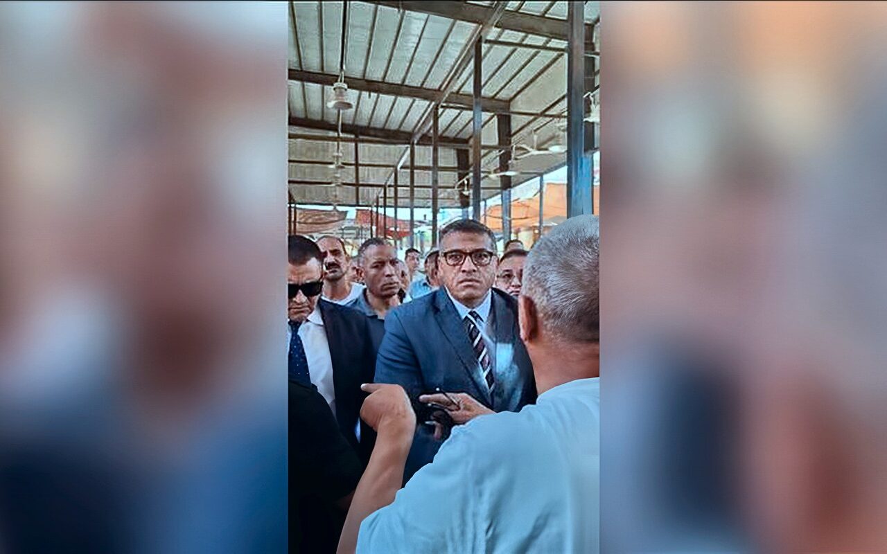 محافظ قنا يحيل مسؤولي السوق الحضاري ومجلس المدينة بنجع حمادي للتحقيق (فيديو)