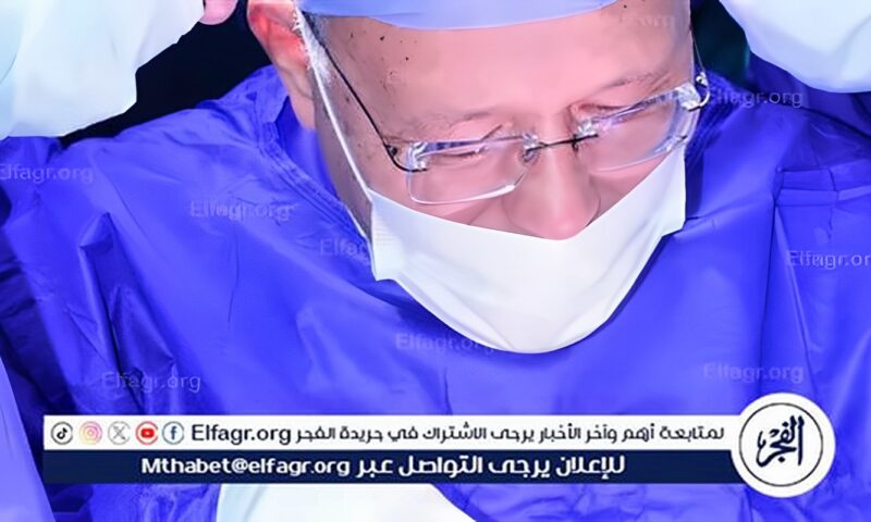رئيس جامعة سوهاج يجري جراحة دقيقه لإعادة توصيل الأعصاب المقطوعة