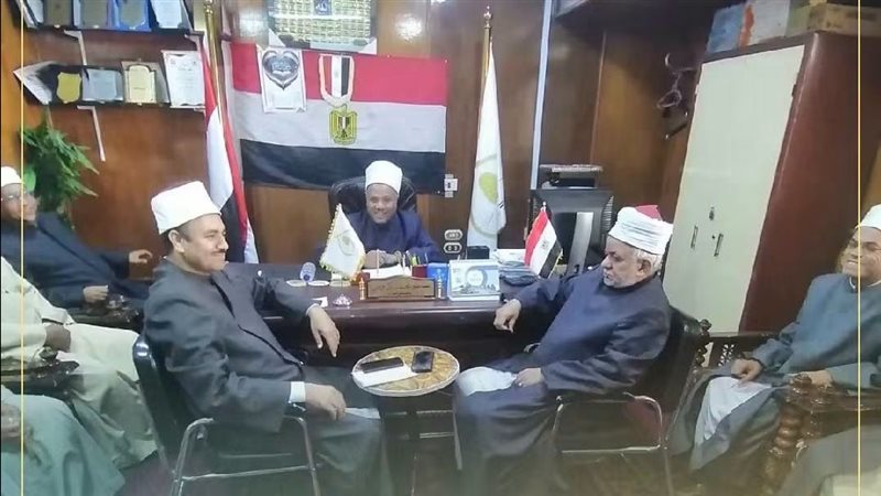 مدير أوقاف قنا يبحث آليات تطوير الأداء الدعوي وأنشطة المساجد