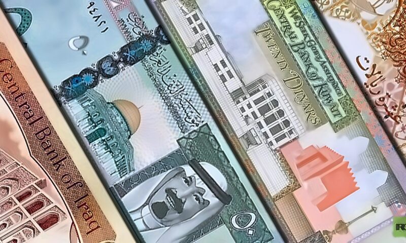 الريال السعودي والدينار الكويتي.. أسعار العملات العربية الآن