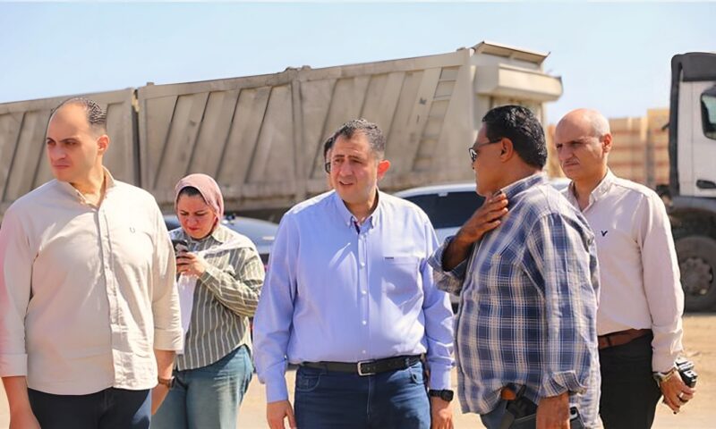 توجيه عاجل من محافظ دمياط بشأن رفع المخلفات في شطا ورأس البر