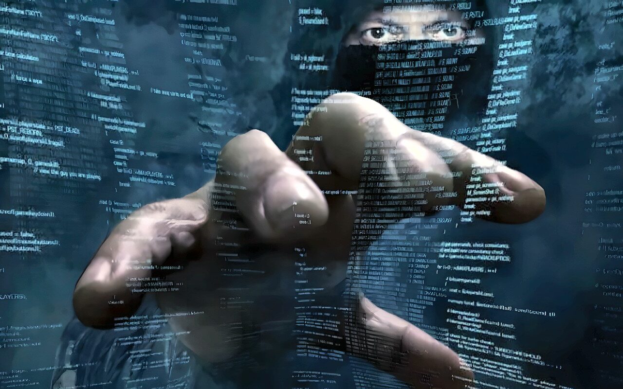 اختراقات تضرب شركات يابانية.. سرقة بيانات ملايين العملاء ومكافآت بقيمة 18 ألف دولار