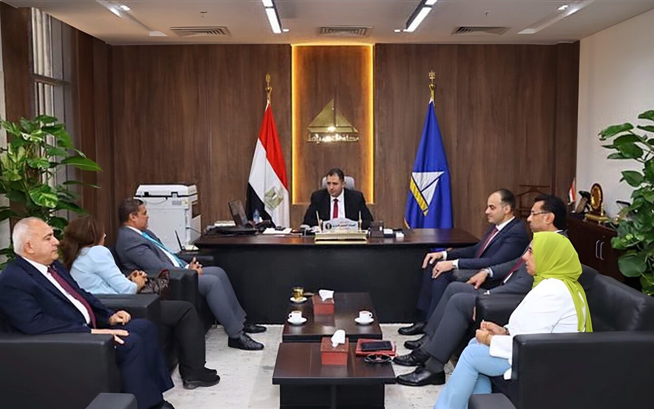 محافظ دمياط يتابع مستجدات مبادرة “القرية المنتجة” لتوطين الصناعات وتوفير فرص العمل