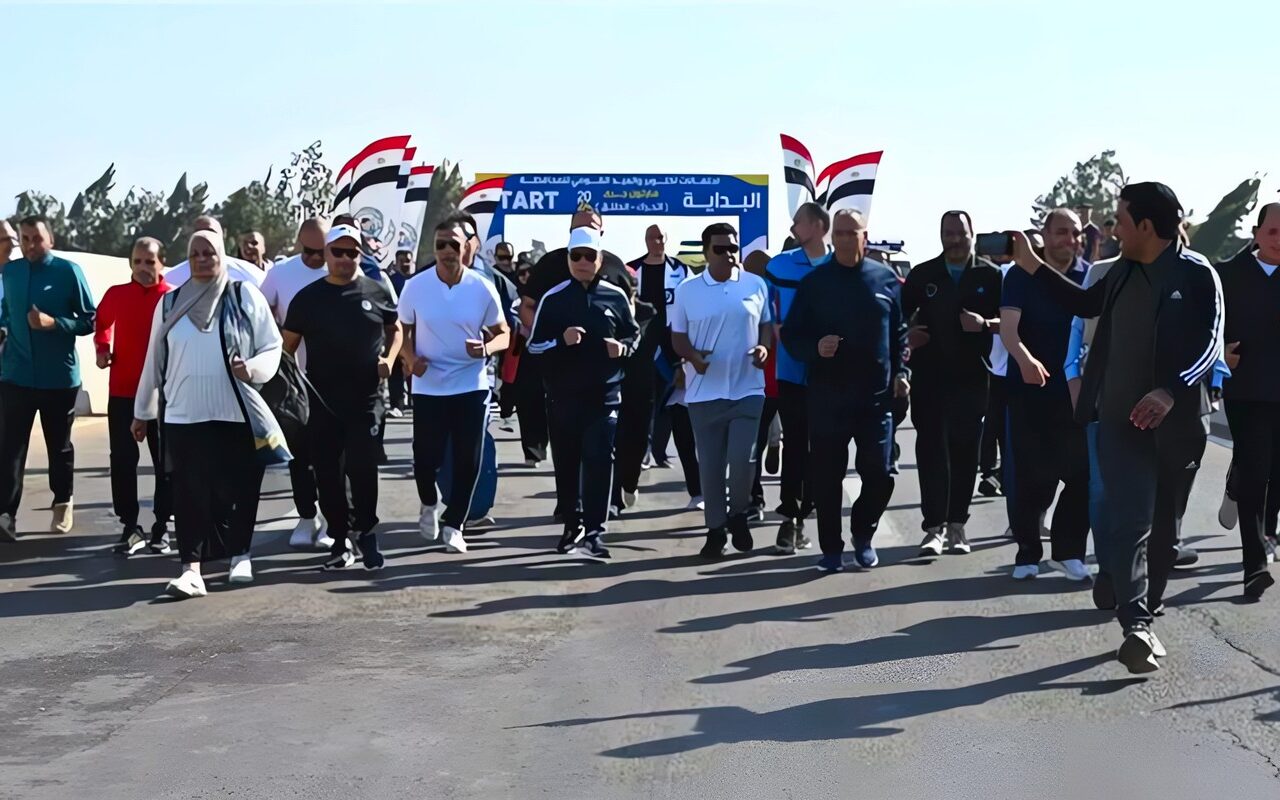 محافظ الغربية يشارك 700 شاب وفتاة ماراثون «اتحرك – انطلق» على طريق “طنطا – السنطة الجديد”