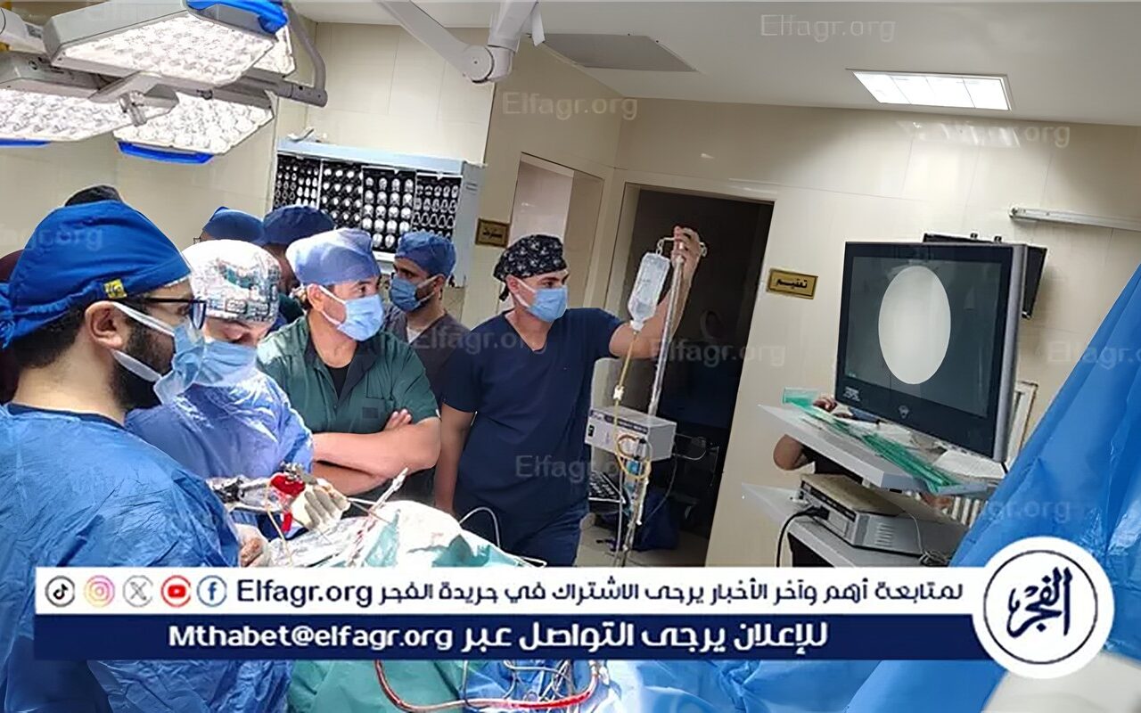 لأول مرة بالصعيد.. تقنية متطورة بمنظار المخ تنهي معاناة طفلة من استسقاء المخ في جامعة أسيوط