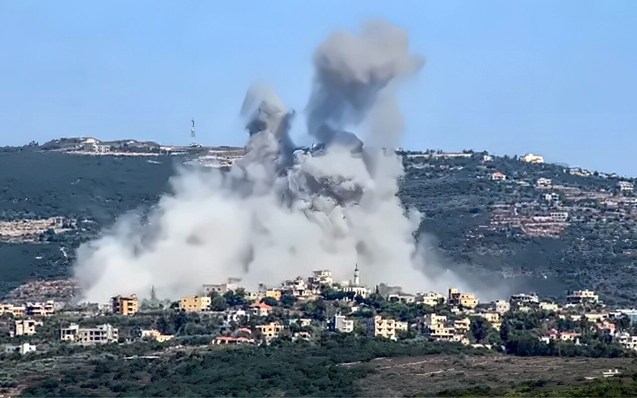 جيش الاحتلال يشن قصفا مدفعيا وغارات جوية على جنوب لبنان