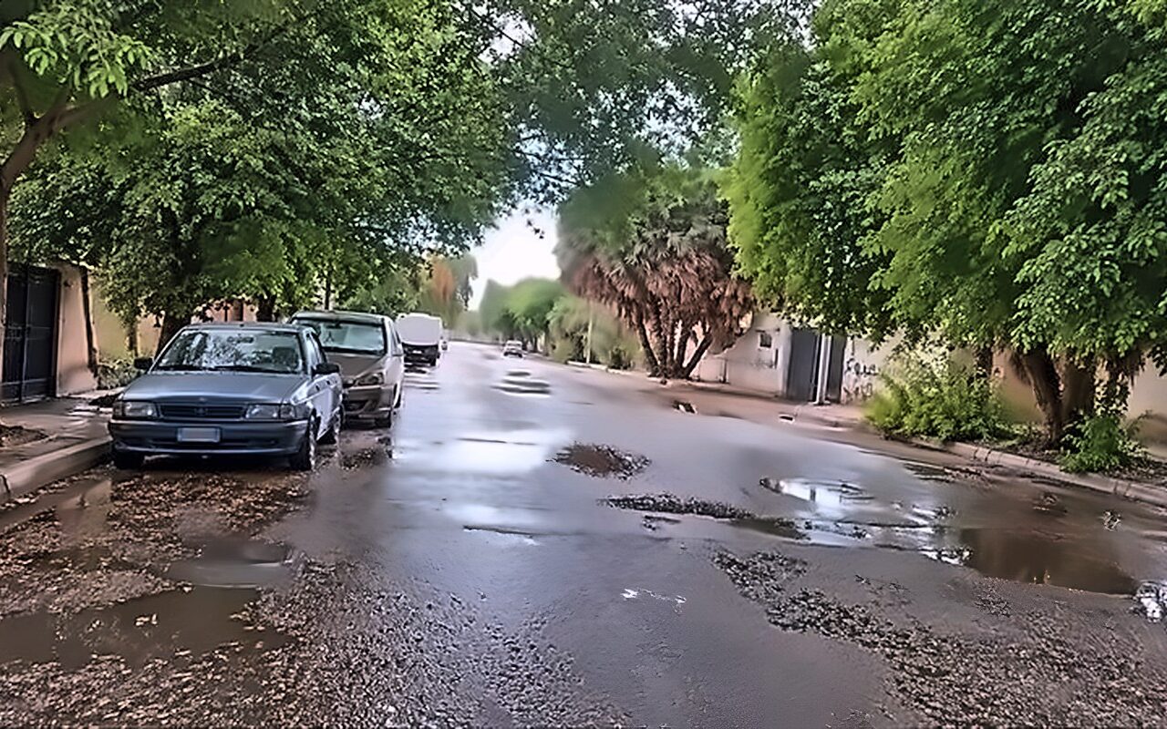 في عز الحر، هطول الأمطار على عدة مناطق في قنا والمحافظة ترفع درجة الاستعداد (فيديو)