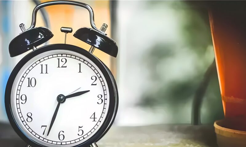 التوقيت الشتوي، طريقة تأخير الساعة يدويا لهواتف آيفون وأجهزة آيباد