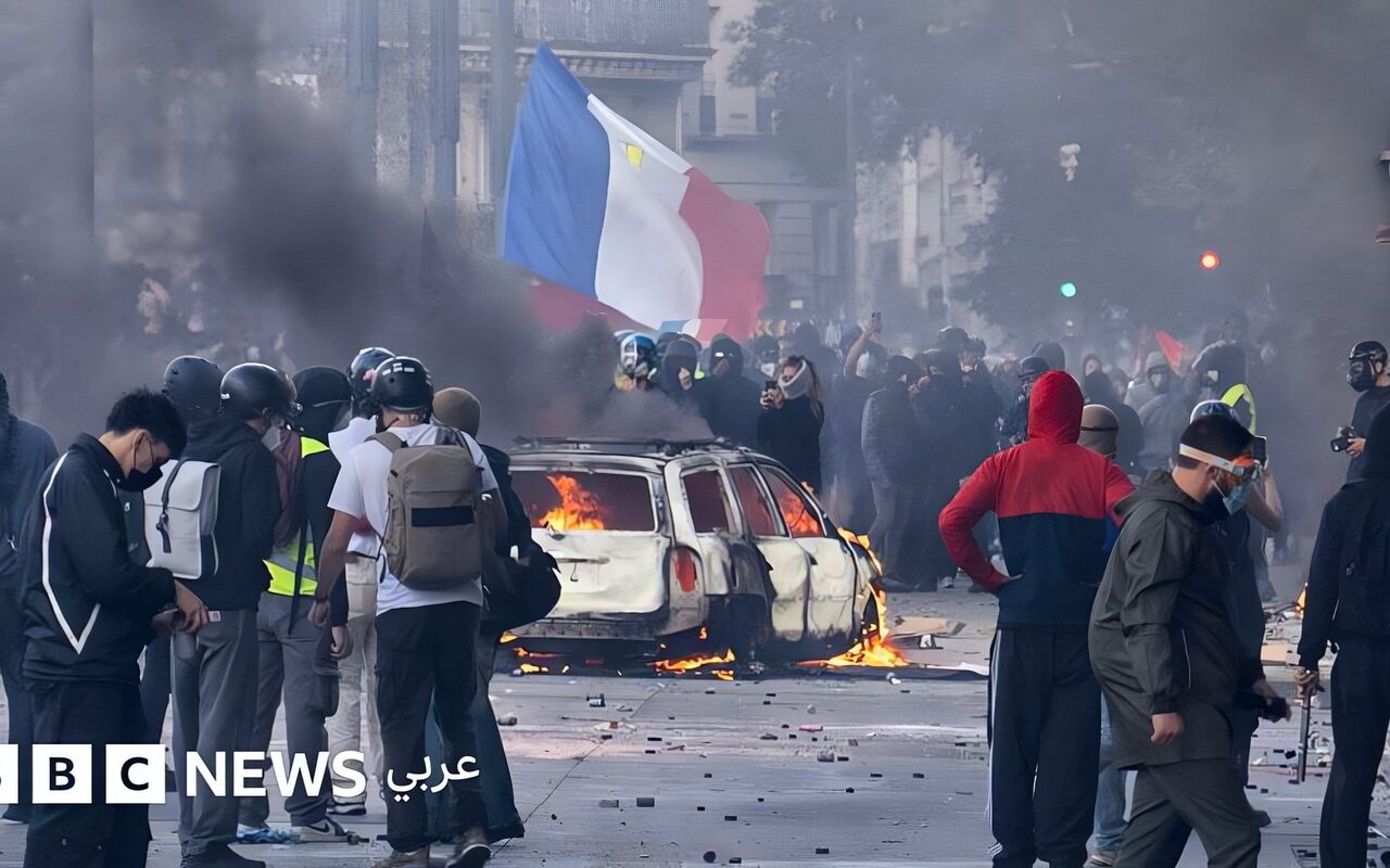 ما صحة اتهام المهاجرين والأجانب بالوقوف وراء أعمال الشغب في فرنسا؟
