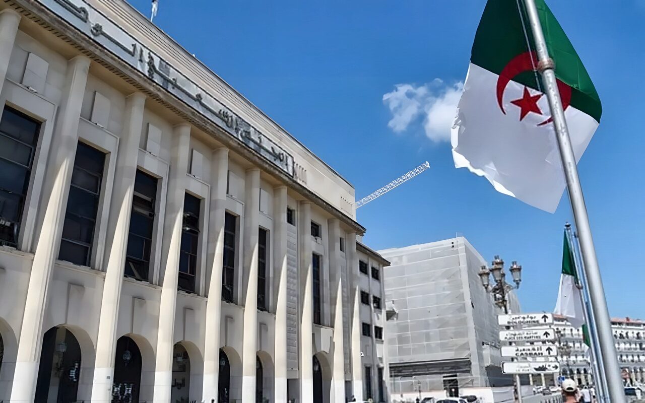 الجزائر تتعاون مع صندوق النقد لتحسين مناخ الاستثمار