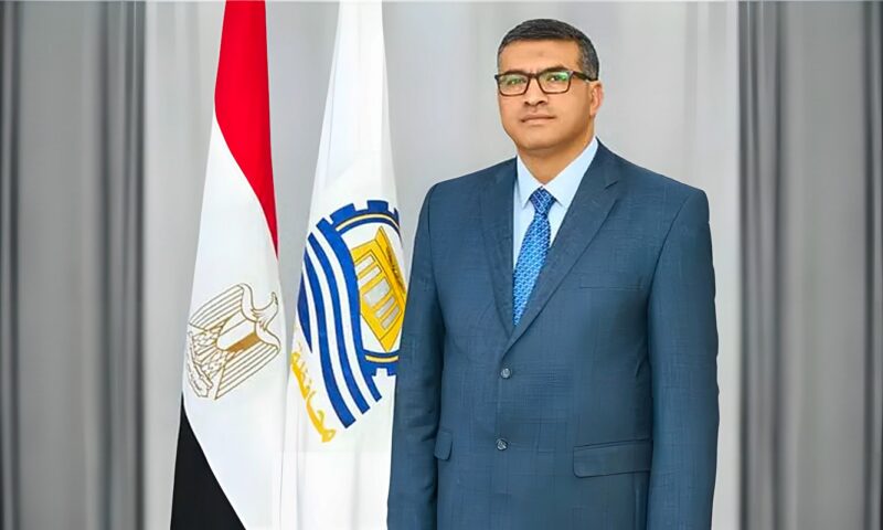 استجابة لشكاوى المواطنين.. محافظ قنا يوجه بمد خط سير السرفيس إلى منطقة الهجان وضبط المخالفين