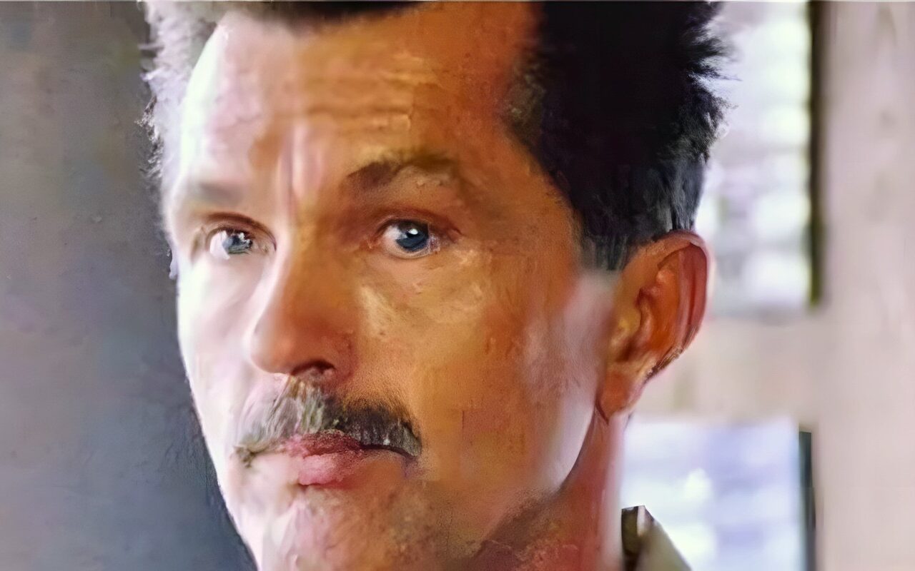 وفاة النجم الأمريكي توم سكيريت بطل Top Gun عن عمر ناهز 93 عاما