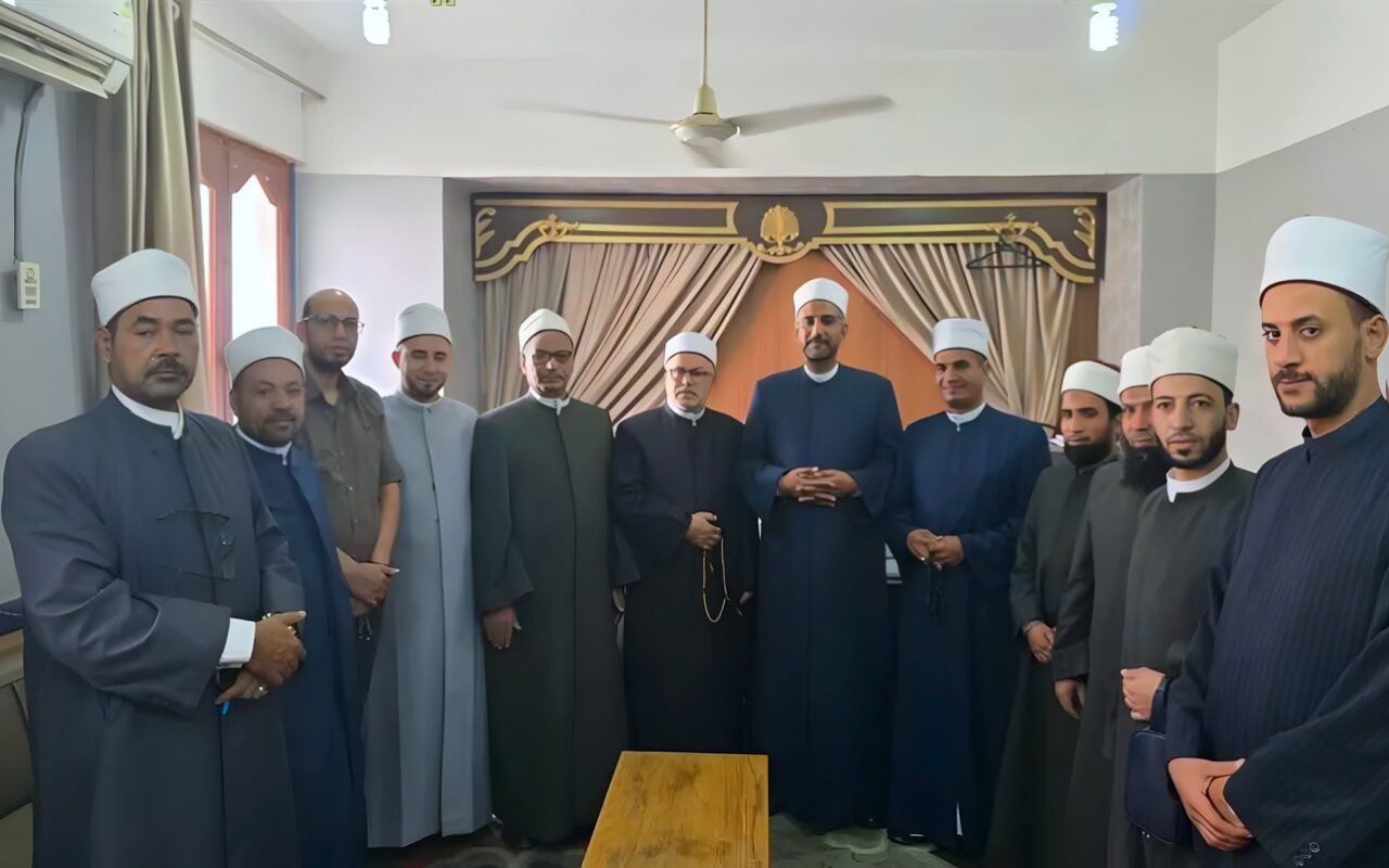 تجوب المساجد والمدارس والمقاهي ومراكز الشباب، الإسماعيلية تستقبل قافلة مجمع البحوث الإسلامية