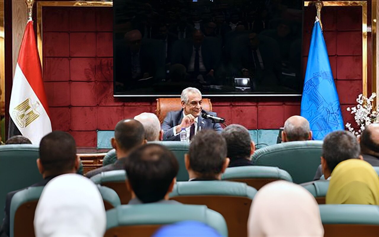 وزير الإنتاج الحربي: تعميق التصنيع المحلي وتوطين التكنولوجيا ركيزة أساسية لتأمين احتياجات الدولة