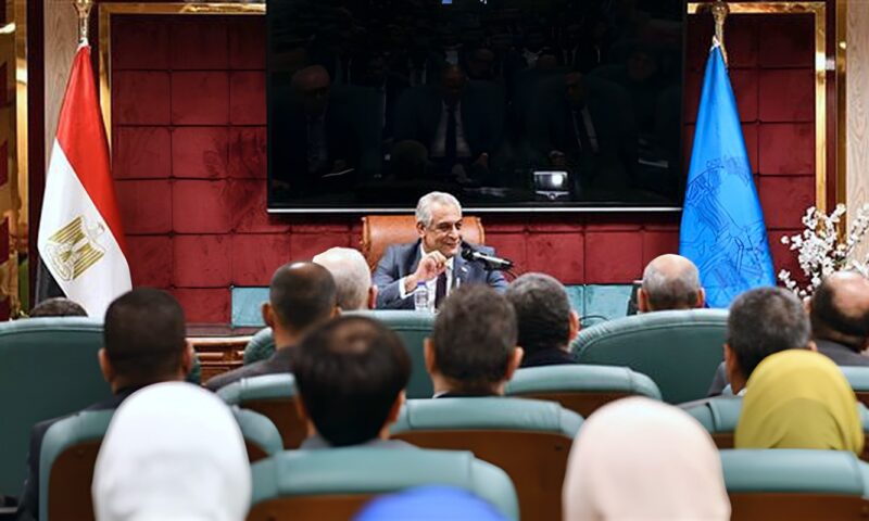 وزير الإنتاج الحربي: تعميق التصنيع المحلي وتوطين التكنولوجيا ركيزة أساسية لتأمين احتياجات الدولة